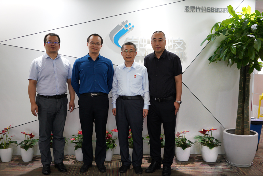 中国工程院院士、中国电子科技集团首席科学家陆军到访z6com尊龙凯时 共商超高清时代新发展